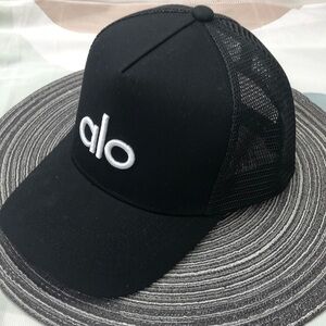 🔥Alo Yoga District Trucker Hat - Limited Edition - Brand New with Tags
